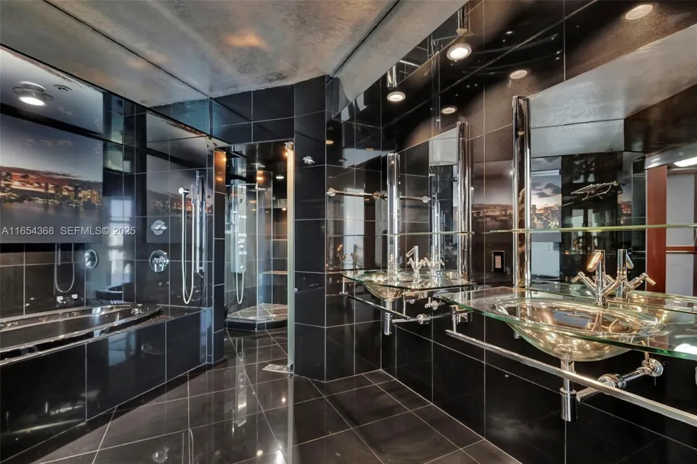 3370 Hidden Bay Dr #2708 Aventura, FL 33180