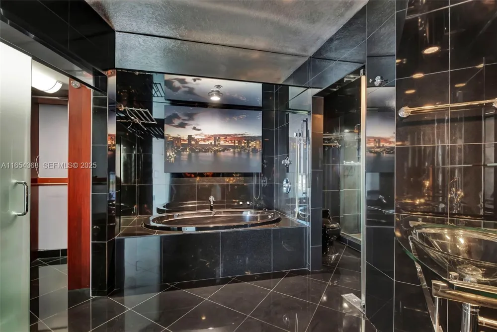 3370 Hidden Bay Dr #2708 Aventura, FL 33180