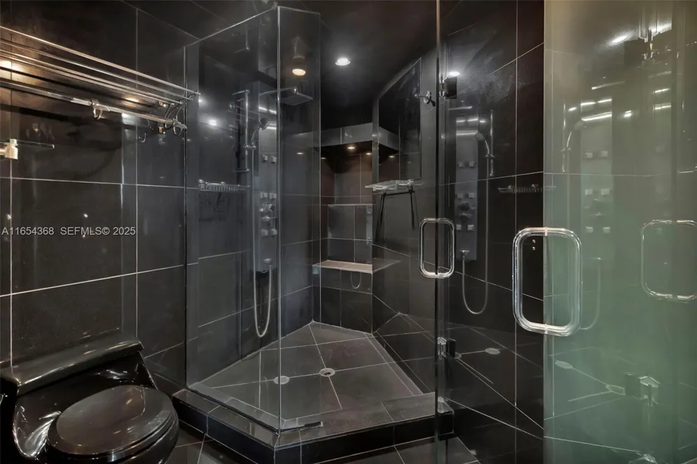 3370 Hidden Bay Dr #2708 Aventura, FL 33180