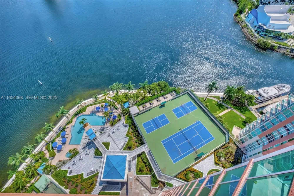 3370 Hidden Bay Dr #2708 Aventura, FL 33180