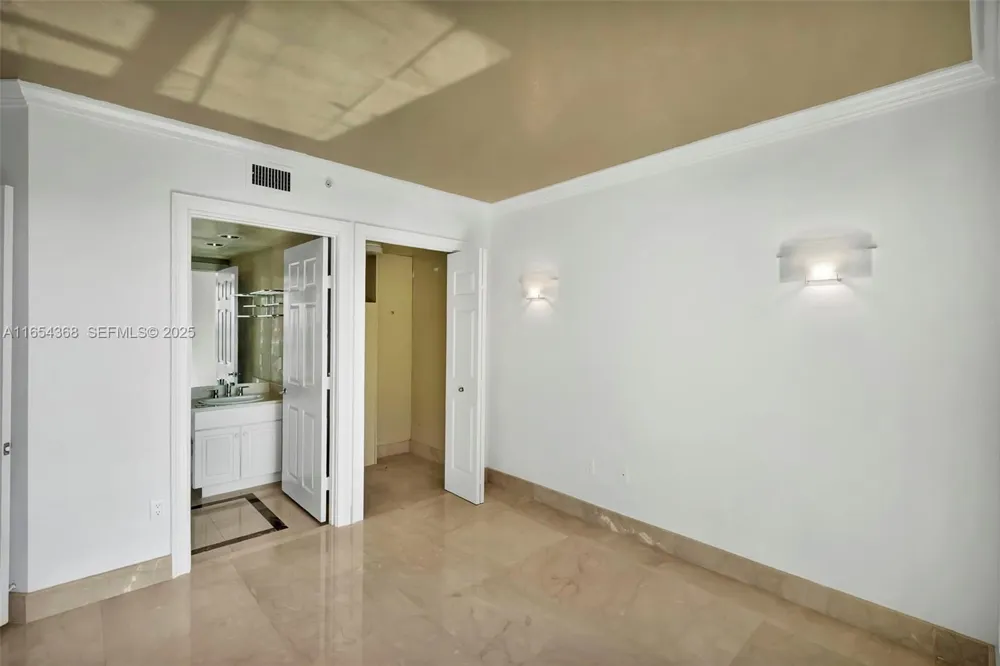 3370 Hidden Bay Dr #2708 Aventura, FL 33180