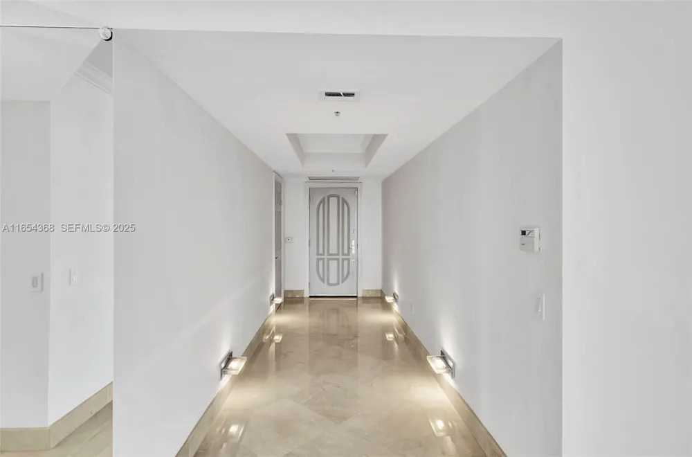 3370 Hidden Bay Dr #2708 Aventura, FL 33180