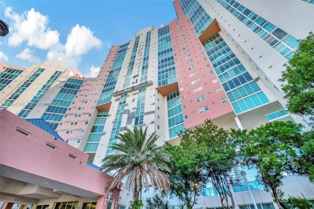 3370 Hidden Bay Dr #2708 Aventura, FL 33180