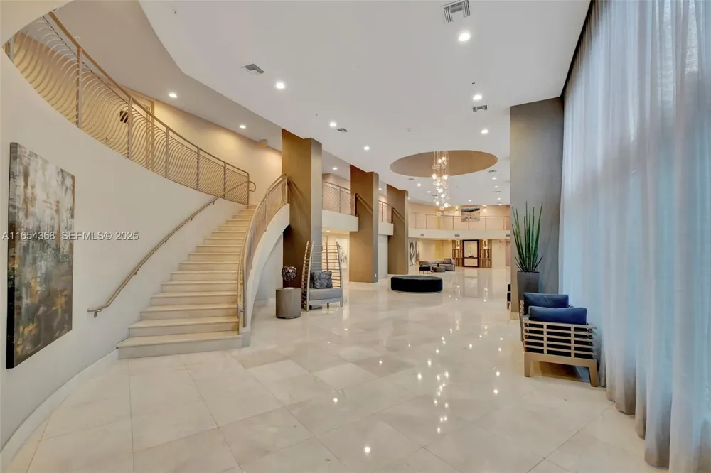 3370 Hidden Bay Dr #2708 Aventura, FL 33180
