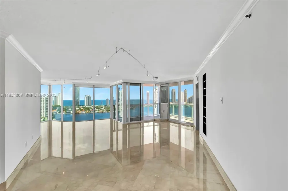 3370 Hidden Bay Dr #2708 Aventura, FL 33180