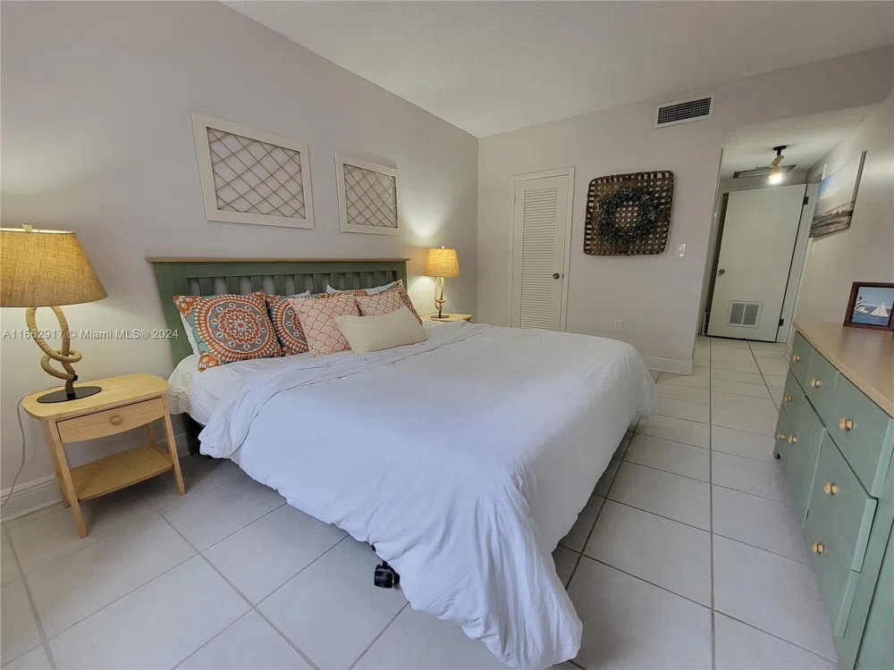 1980 S Ocean Dr #2C Hallandale Beach, FL 33009