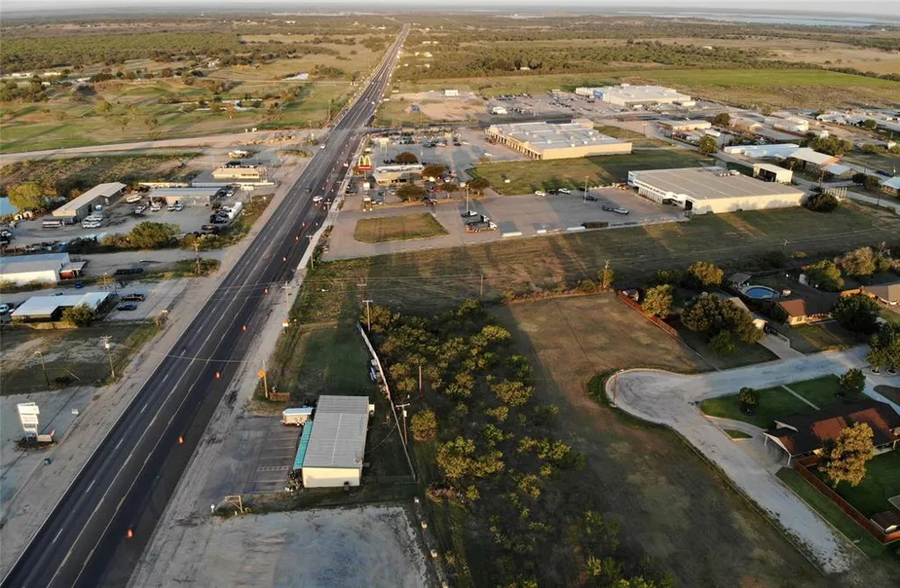 3216 W Walker Street Breckenridge, TX 76424
