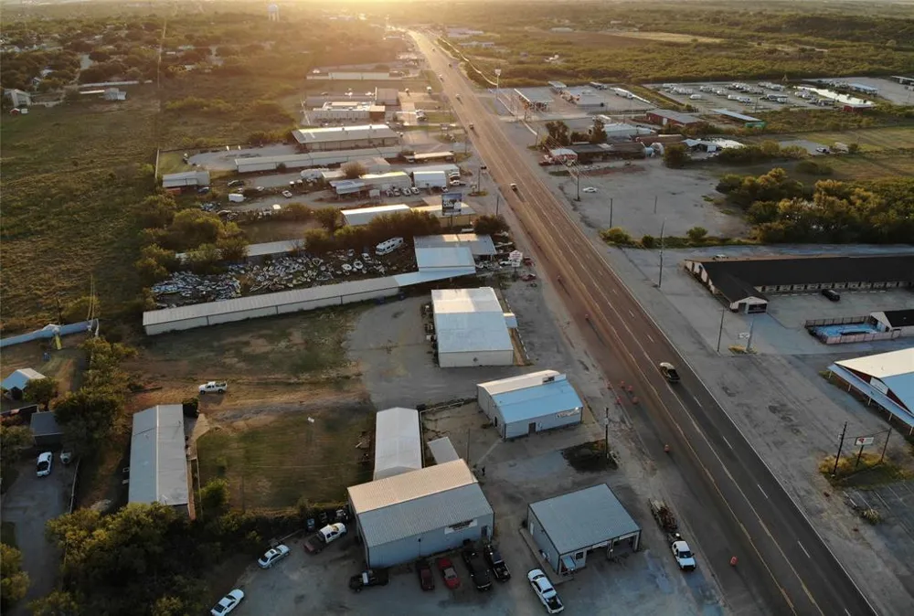3216 W Walker Street Breckenridge, TX 76424