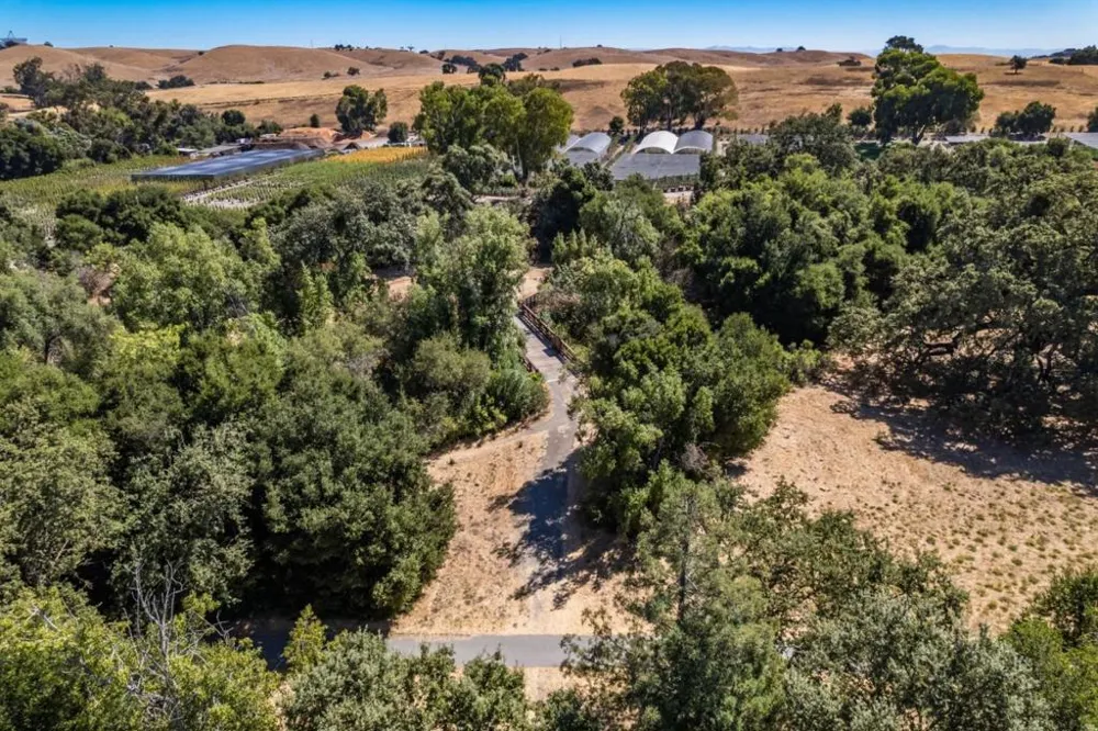 3343 Alpine Road Portola Valley, CA 94028