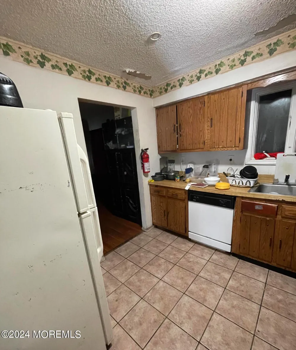 1261 Medina Road Lakewood, NJ 08701