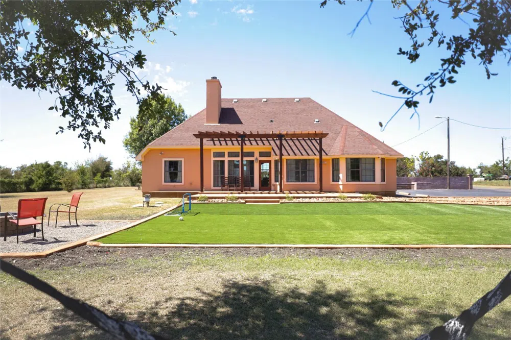 535 Upper Elgin River Road Elgin, TX 78621