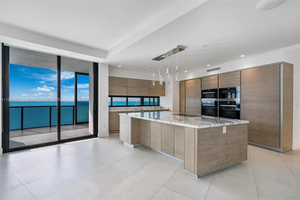 18555 Collins Ave #5001 Sunny Isles Beach, FL 33160