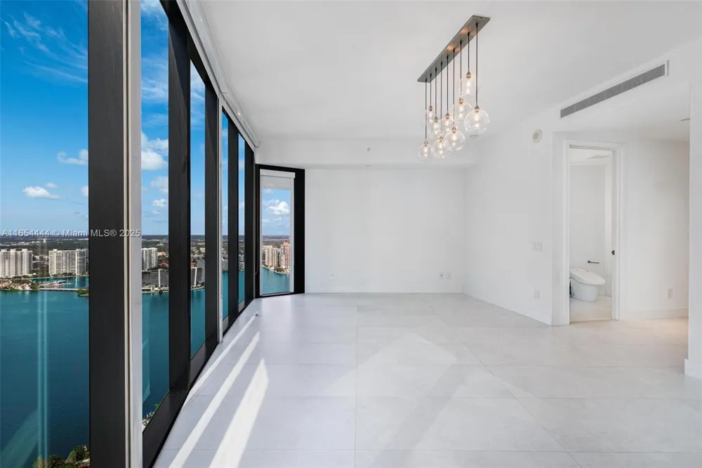 18555 Collins Ave #5001 Sunny Isles Beach, FL 33160