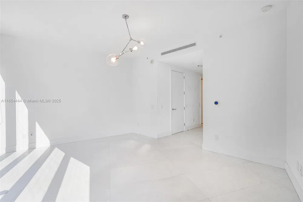 18555 Collins Ave #5001 Sunny Isles Beach, FL 33160