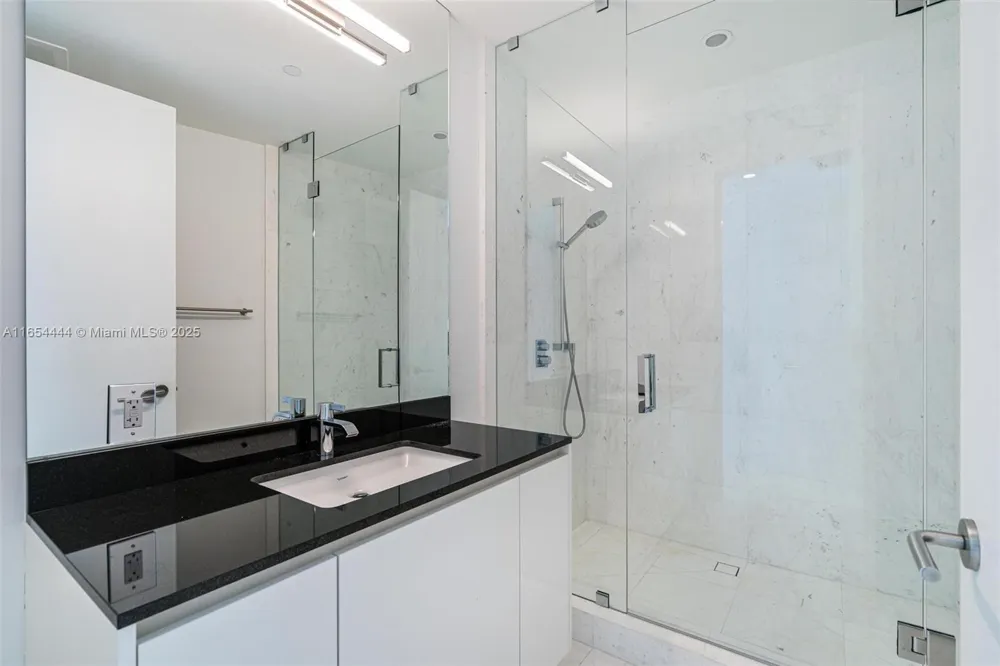 18555 Collins Ave #5001 Sunny Isles Beach, FL 33160