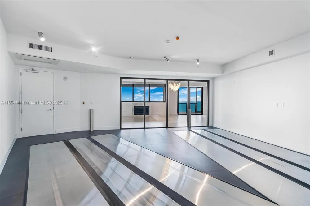 18555 Collins Ave #5001 Sunny Isles Beach, FL 33160