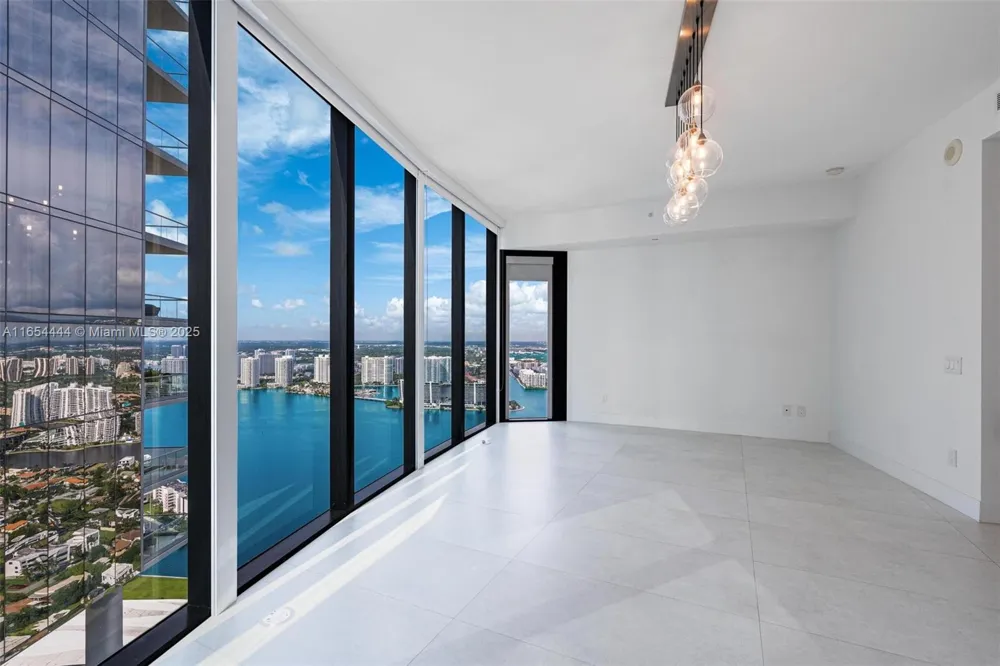 18555 Collins Ave #5001 Sunny Isles Beach, FL 33160