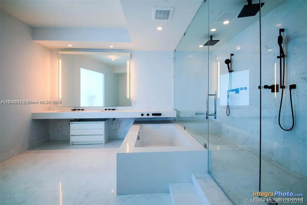 18555 Collins Ave #5001 Sunny Isles Beach, FL 33160
