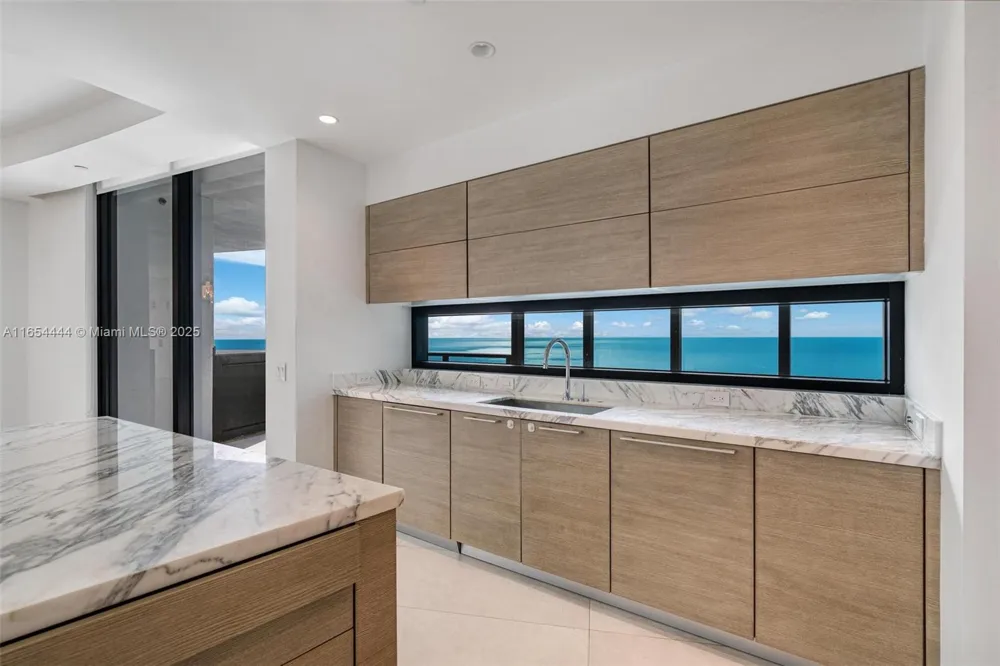 18555 Collins Ave #5001 Sunny Isles Beach, FL 33160