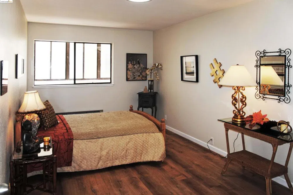625 Madison St #107 Oakland, CA 94607