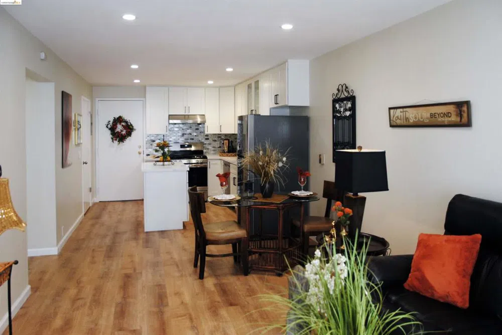 625 Madison St #107 Oakland, CA 94607