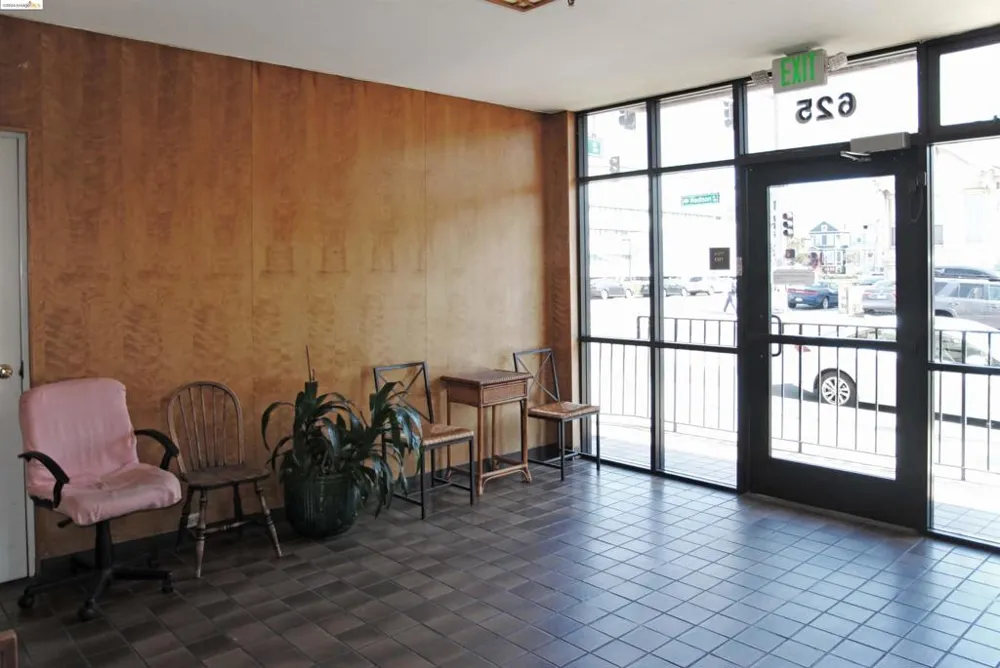 625 Madison St #107 Oakland, CA 94607