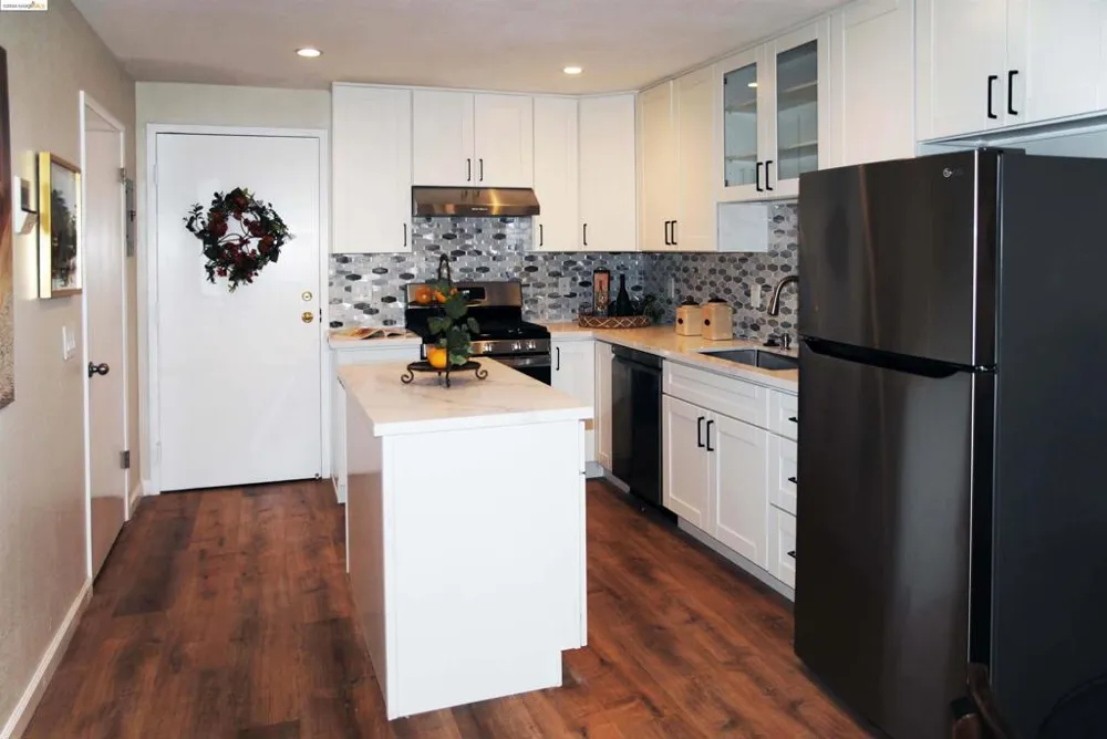 625 Madison St #107 Oakland, CA 94607