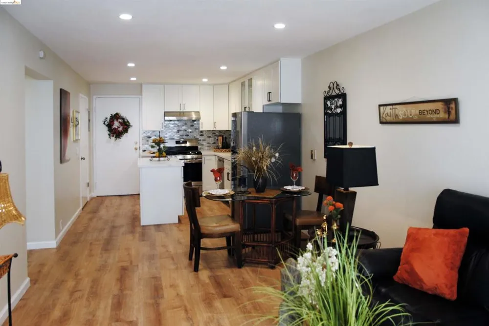 625 Madison St #107 Oakland, CA 94607