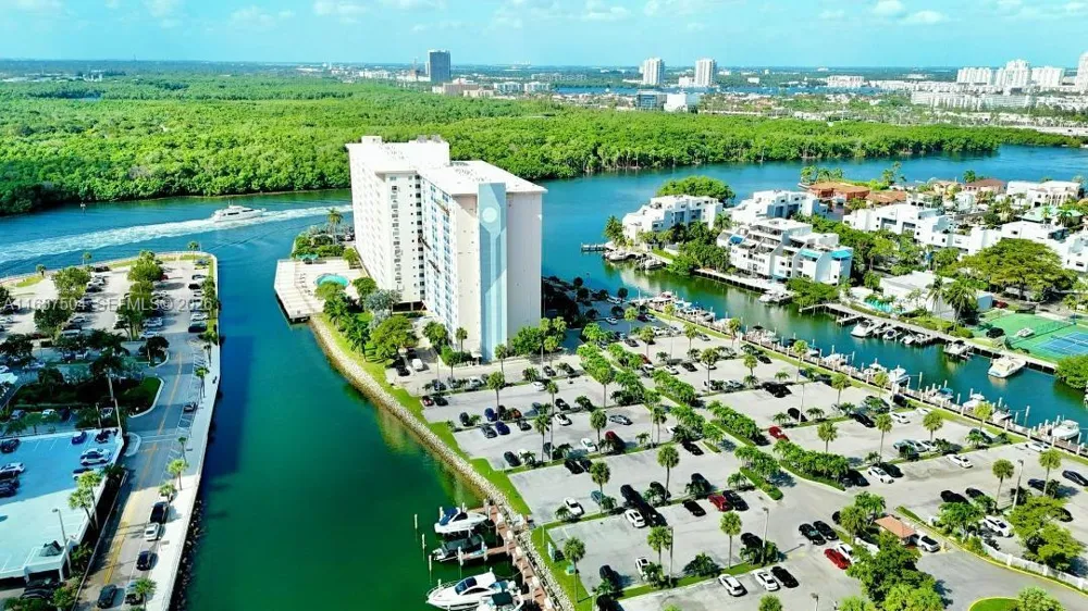 400 Kings Point Dr #328 Sunny Isles Beach, FL 33160