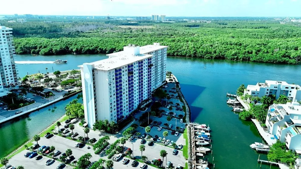 400 Kings Point Dr #328 Sunny Isles Beach, FL 33160