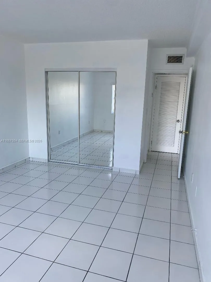 400 Kings Point Dr #328 Sunny Isles Beach, FL 33160