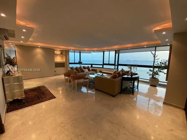 400 Kings Point Dr #328 Sunny Isles Beach, FL 33160