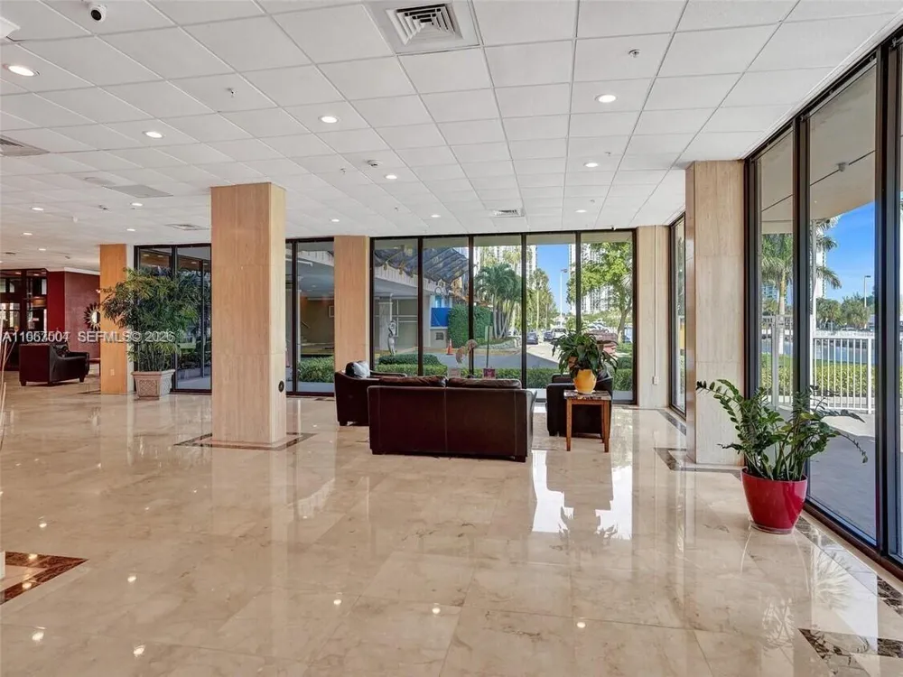 400 Kings Point Dr #328 Sunny Isles Beach, FL 33160
