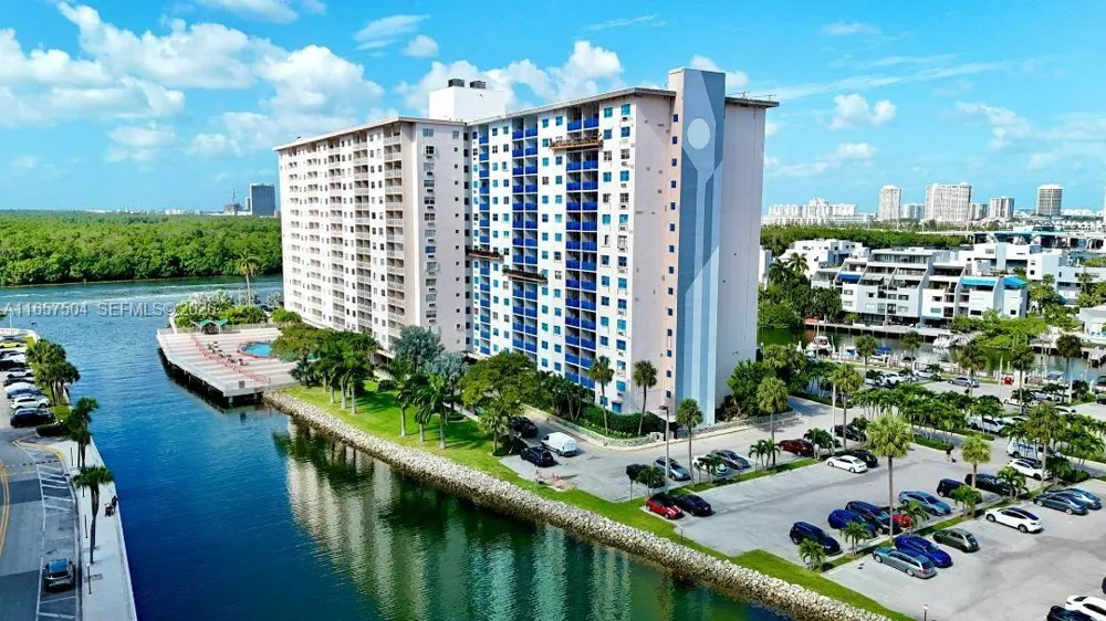 400 Kings Point Dr #328 Sunny Isles Beach, FL 33160