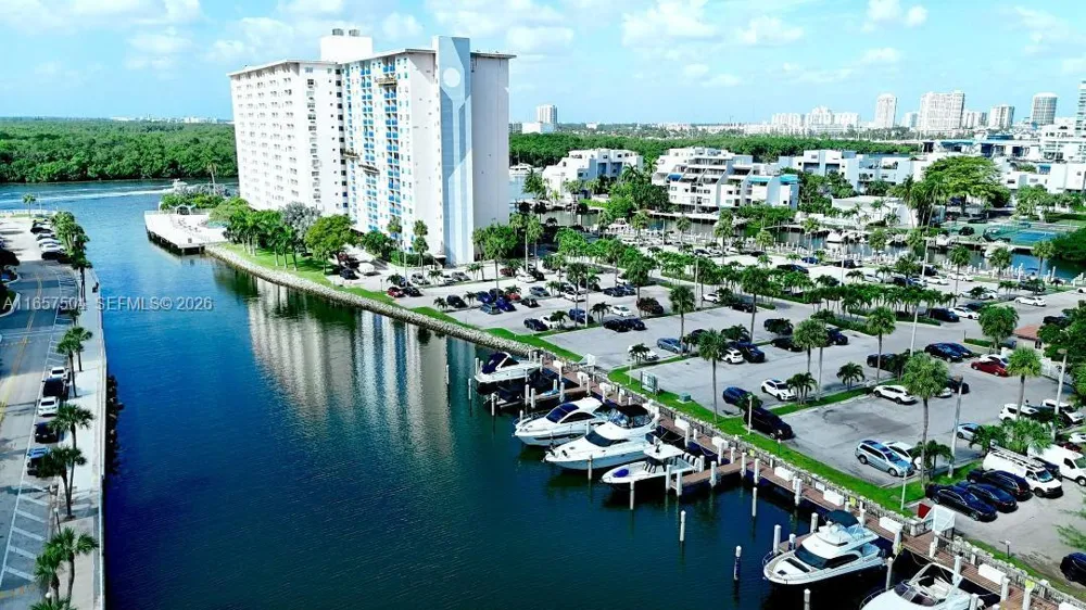400 Kings Point Dr #328 Sunny Isles Beach, FL 33160