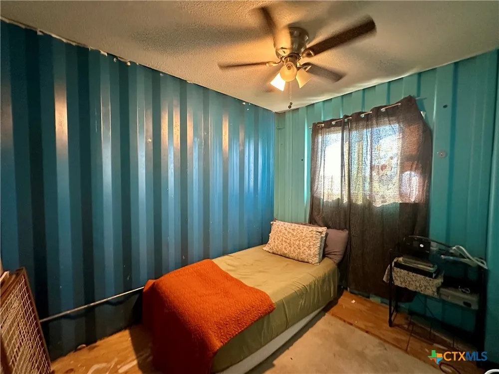 1366 County Road 467 Stockdale, TX 78160