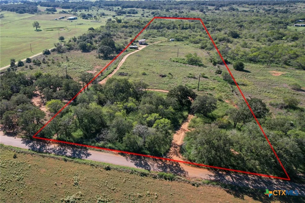 1366 County Road 467 Stockdale, TX 78160