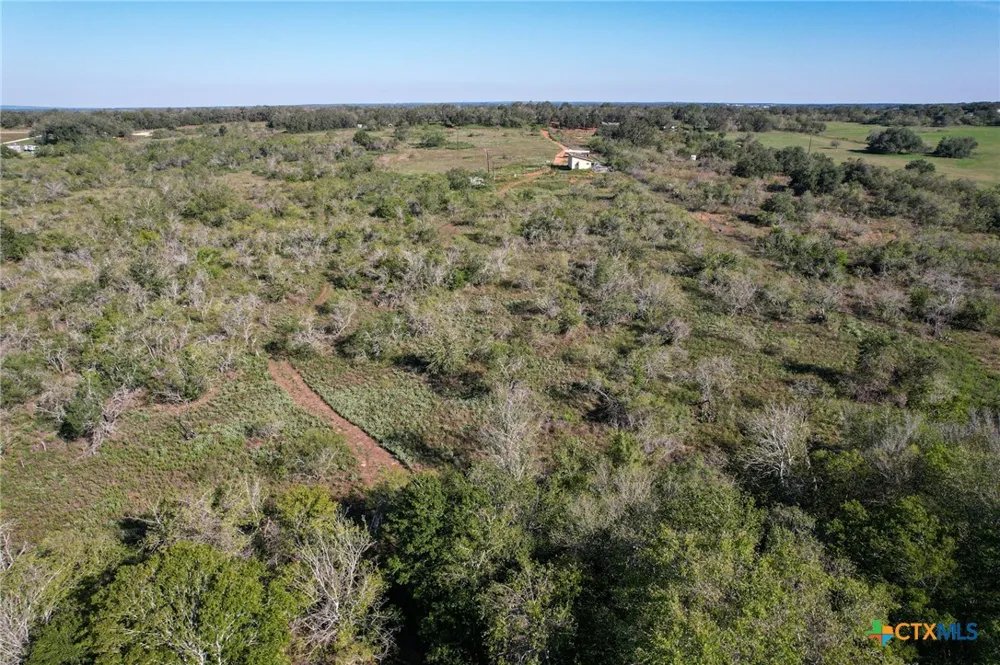 1366 County Road 467 Stockdale, TX 78160