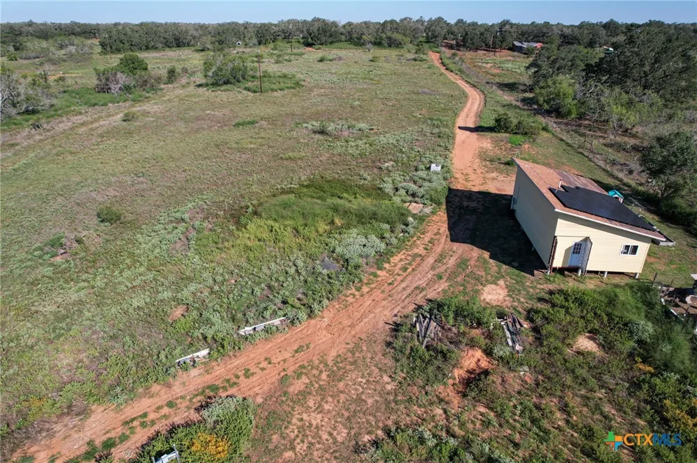 1366 County Road 467 Stockdale, TX 78160