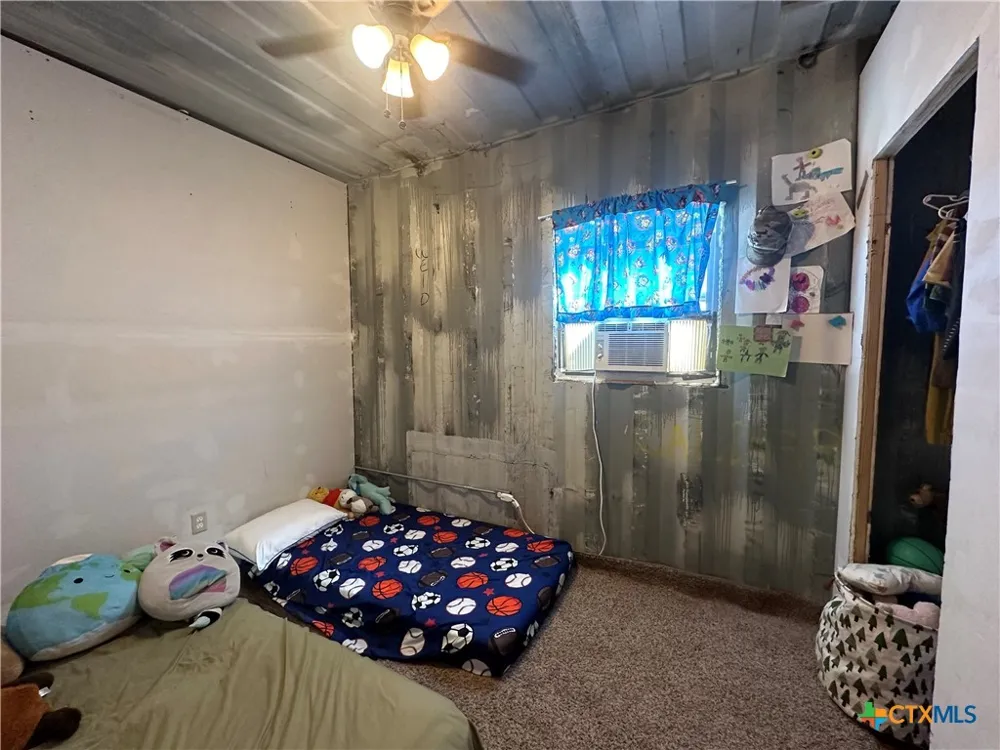 1366 County Road 467 Stockdale, TX 78160