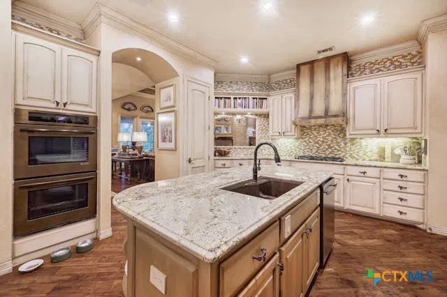 2305 Barton Creek Boulevard #29 Austin, TX 78735