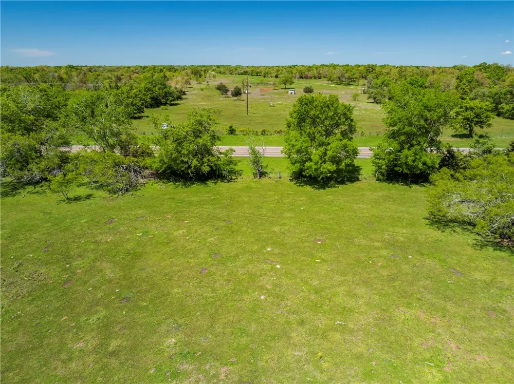 1644 W Calvert, TX 77837