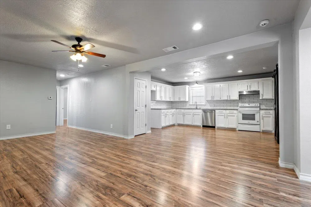 217 Ave X Levelland, TX 79336