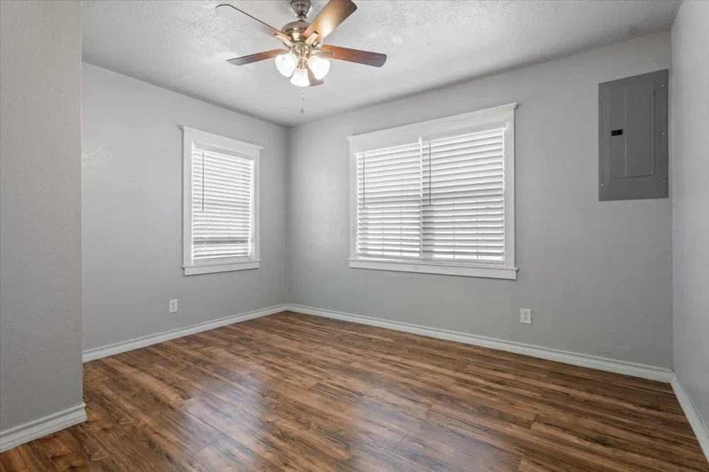 217 Ave X Levelland, TX 79336