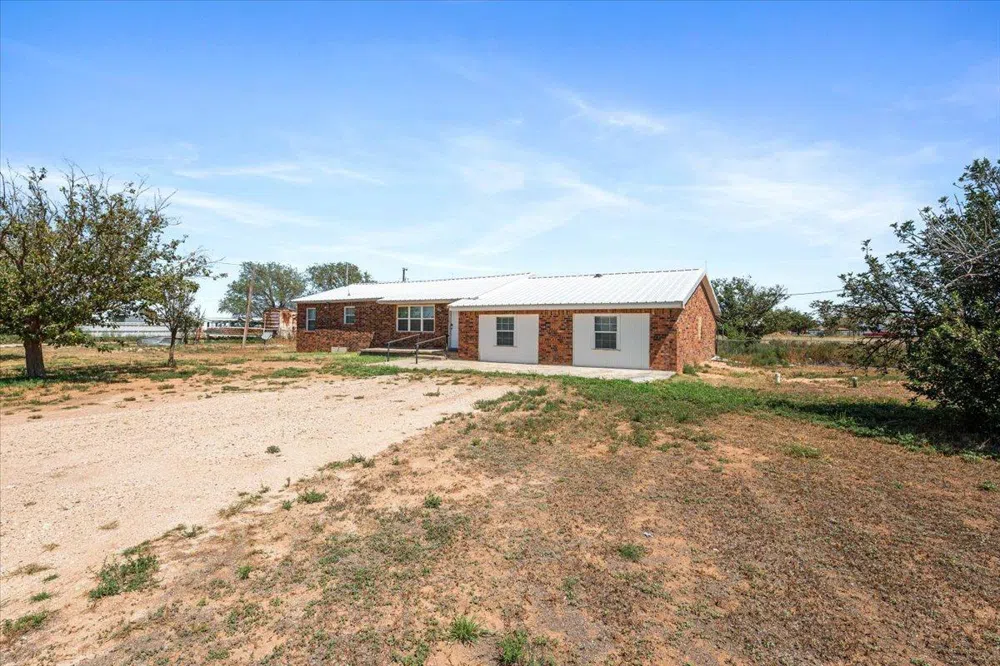217 Ave X Levelland, TX 79336