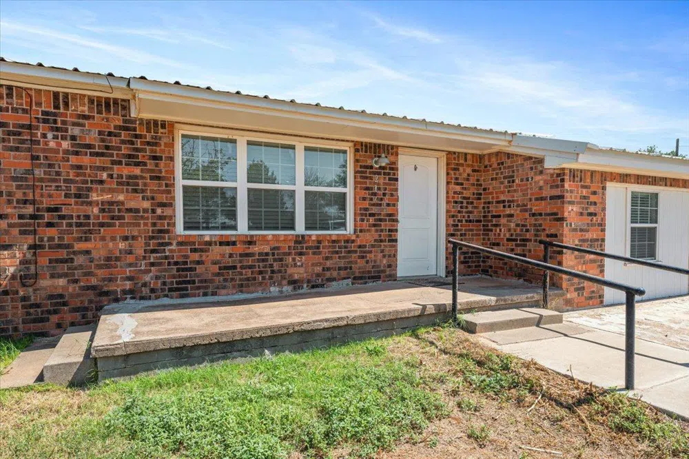 217 Ave X Levelland, TX 79336