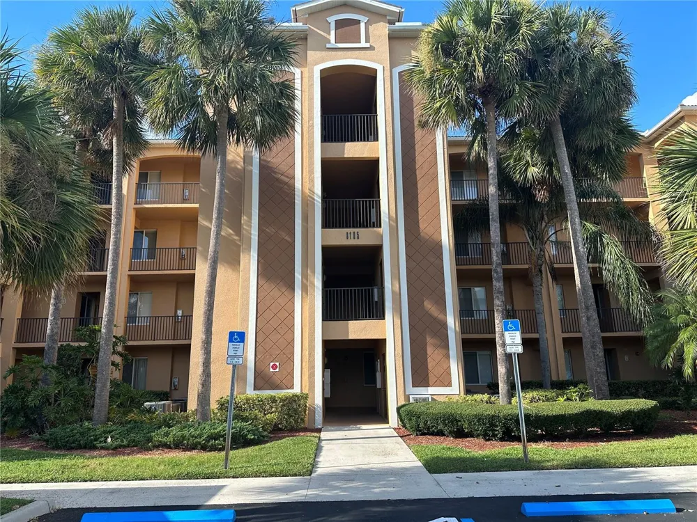 8105 GRAND ESTUARY TRAIL #404 Bradenton, FL 34212