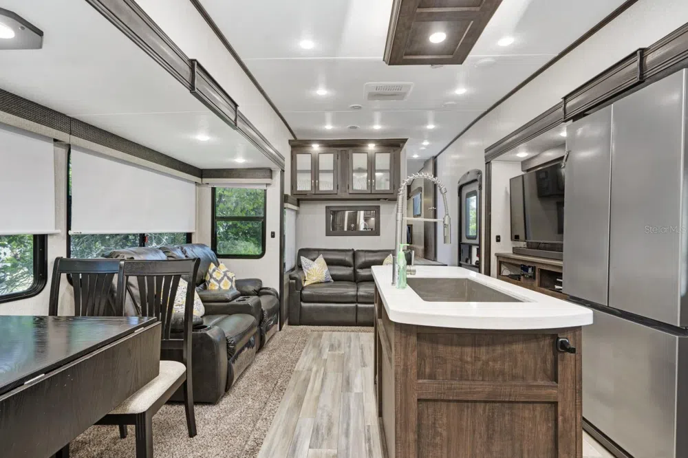 305 LINDEN DRIVE #Fifth wheel Ellenton, FL 34222