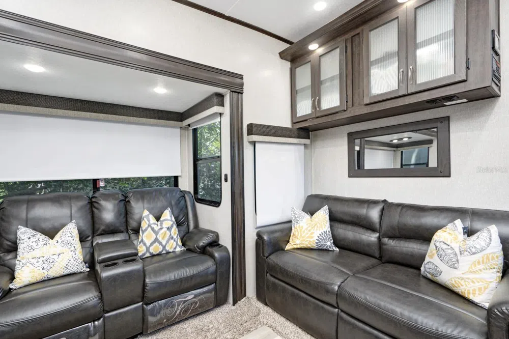 305 LINDEN DRIVE #Fifth wheel Ellenton, FL 34222
