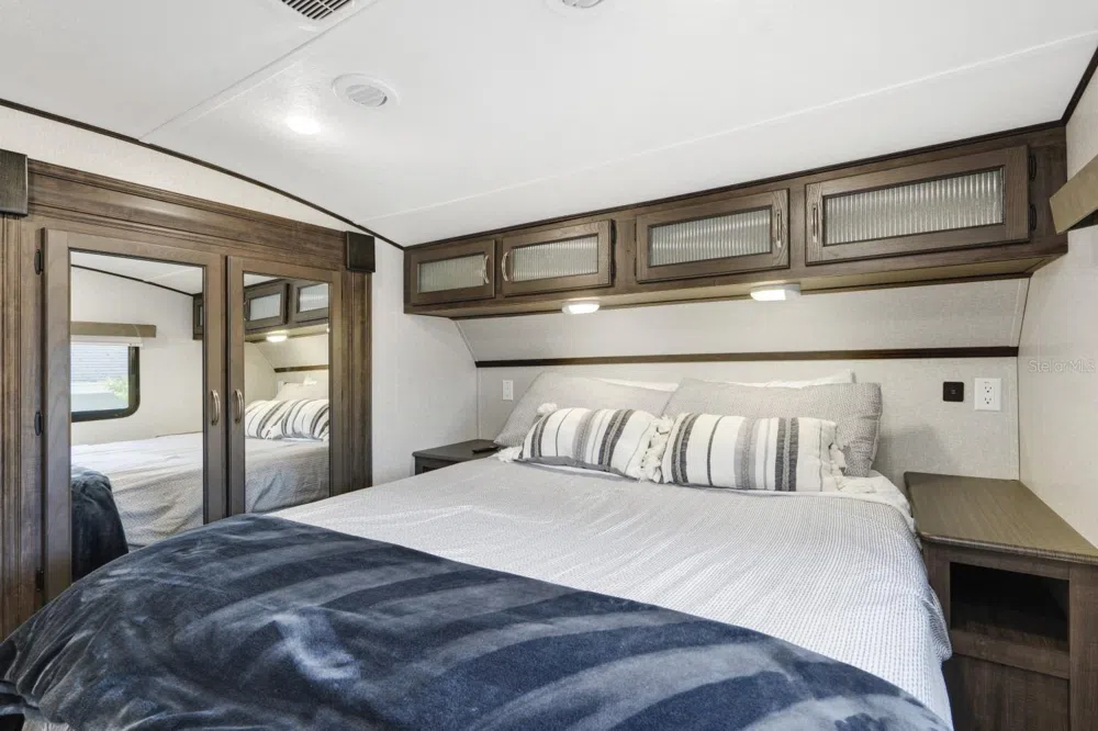 305 LINDEN DRIVE #Fifth wheel Ellenton, FL 34222